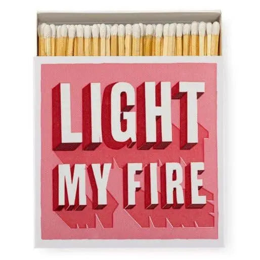 Streichhölzer in einer coolen Designbox mit der Aufschrift "Light my Fire"